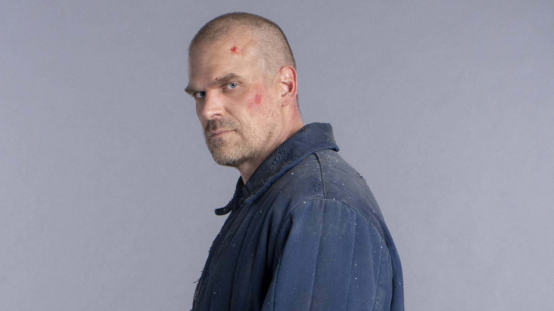 David Harbour : "Stranger Things était différent de tout ce que j'ai connu dans ma carrière" 2 David Harbour : "Stranger Things était différent de tout ce que j'ai connu dans ma carrière" - 1