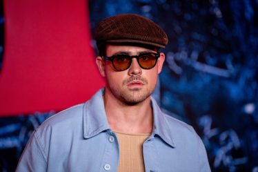 Avec qui sort la star de Stranger Things, Dacre Montgomery ? - 5