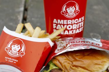 L'action de Wendy's rebondit de 15% alors que le fonds spéculatif Trian de Nelson Peltz divulgue des plans de vente éventuelle - 5