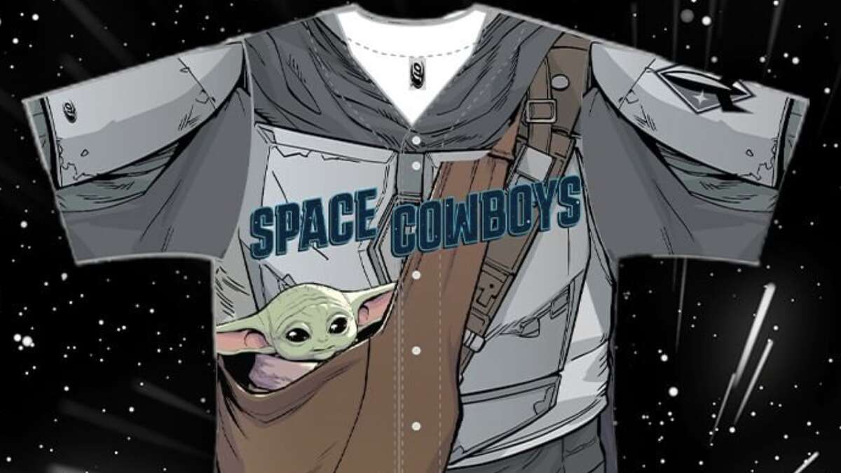 Sugar Land Space Cowboys portera les maillots The Mandalorian de Star Wars 4 Le 3 juin, les Space Cowboys affronteront les isotopes d'Albuquerque – et ce sera Star Wars Night. Le thème annuel revient à Constellation Field, et en accord avec lui, l'équipe portera des maillots spéciaux d'inspiration mandalorienne qui seront mis aux enchères.