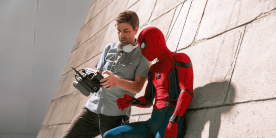 "Mandalorian" Bryce Dallas Howard abat les rumeurs des "Quatre Fantastiques" de Marvel 15 Tom Holland dans le rôle de Peter Parker/Spider-Man (à droite) et Jon Watts (à gauche)