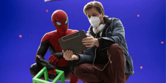 "Mandalorian" Bryce Dallas Howard abat les rumeurs des "Quatre Fantastiques" de Marvel 21 Tom Holland comme Spider-Man (à gauche) et Jon Watts (à droite)