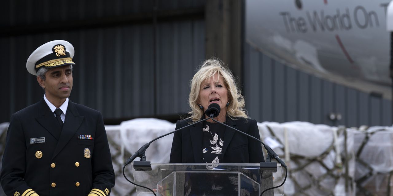 La première dame accueille une deuxième grande livraison de préparations pour nourrissons en provenance d'Europe 2 La première dame accueille une deuxième grande livraison de préparations pour nourrissons en provenance d'Europe - 1