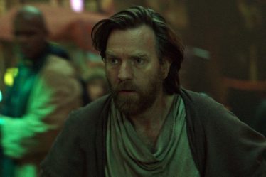 Critique d'Obi-Wan Kenobi : un vieux Jedi entre dans une cantine - 5