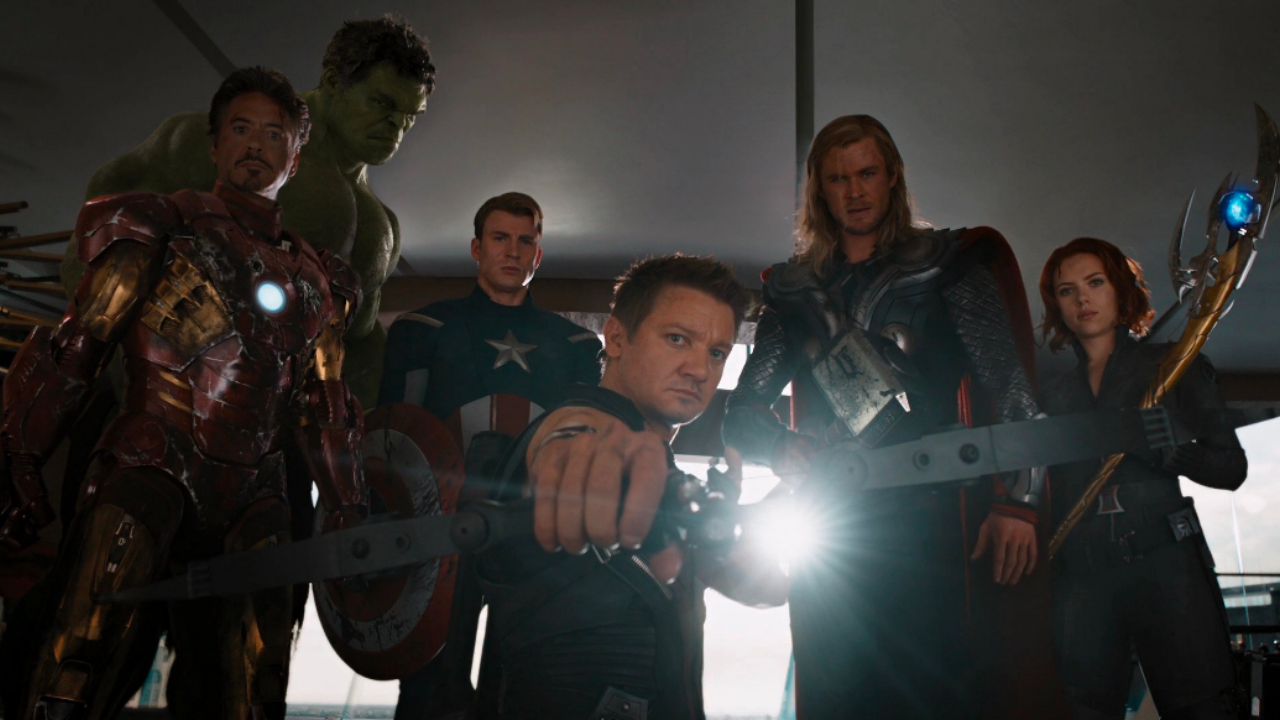 5 raisons pour lesquelles je pense que je descends du train Marvel Hype au prochain arrêt 7 Robert Downey Jr., Mark Ruffalo, Chris Evans, Jeremy Renner, Chris Hemsworth et Scarlett Johansspn dans The Avengers