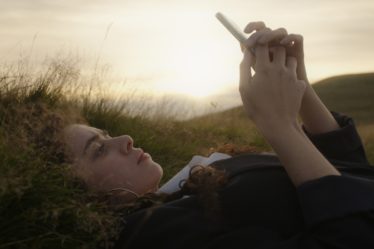 'Sex Education' Le producteur dévoile le casting de l'horreur de la BBC 'Red Rose' - 7