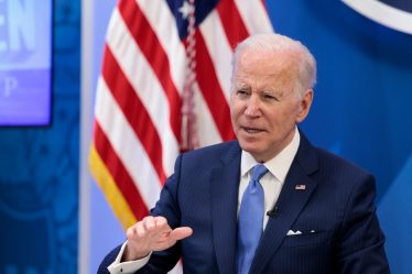 Biden rencontrera Powell de la Fed mardi pour discuter de l'économie - 5