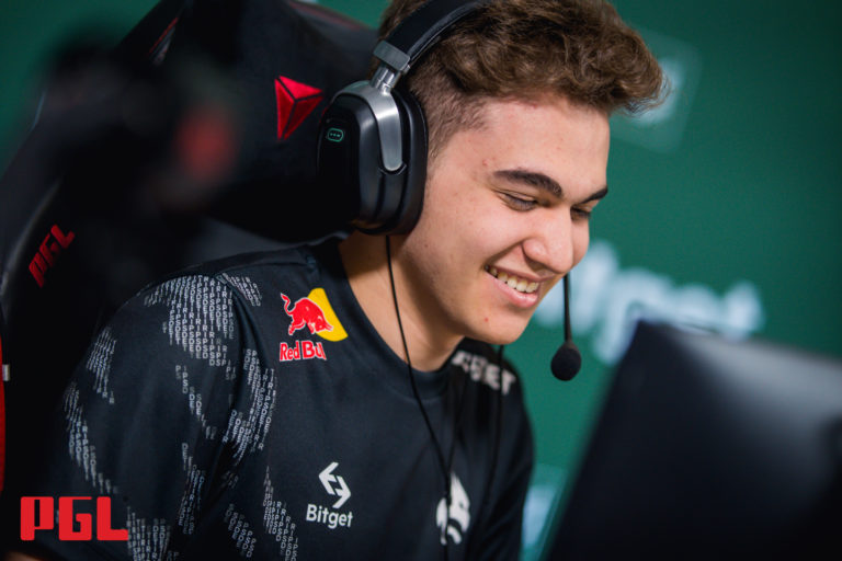 La première équipe de Spirit décroche une place en séries éliminatoires au PGL Antwerp Major - 1