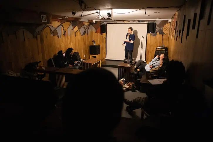 28 mai | Spectacle de début de comédie à col sauté 2 28 mai | Spectacle de début de comédie à col sauté - 1