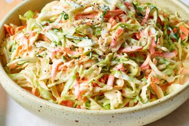Comment faire une salade de chou crémeuse classique - Recette - 6