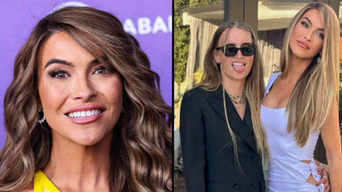 Vendre Sunset : Chrishell Stause répond aux rumeurs selon lesquelles elle envisage d'adopter avec... 2 Vendre Sunset : Chrishell Stause répond aux rumeurs selon lesquelles elle envisage d'adopter avec... - 1