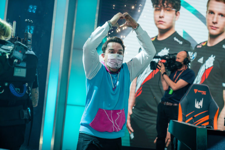 G2 Carlos dit qu'il préférerait que la Chine participe au MSI 2022 avec toutes les équipes à 35 ping au lieu de ne pas avoir de représentant LPL et d'en faire un "tournoi Mickey Mouse" 2 G2 Carlos dit qu'il préférerait que la Chine participe au MSI 2022 avec toutes les équipes à 35 ping au lieu de ne pas avoir de représentant LPL et d'en faire un "tournoi Mickey Mouse" - 1