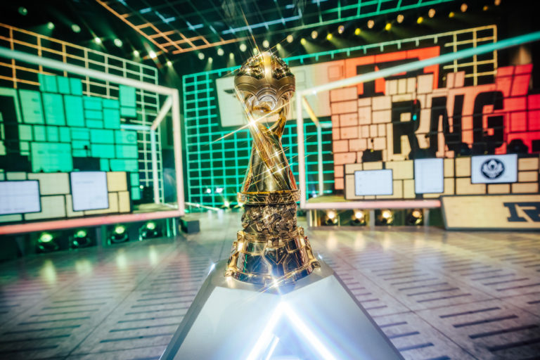 Le MSI 2022 bat un record avec 2,1 millions de téléspectateurs et devient le quatrième tournoi de la Ligue le plus regardé 2 Le MSI 2022 bat un record avec 2,1 millions de téléspectateurs et devient le quatrième tournoi de la Ligue le plus regardé - 1