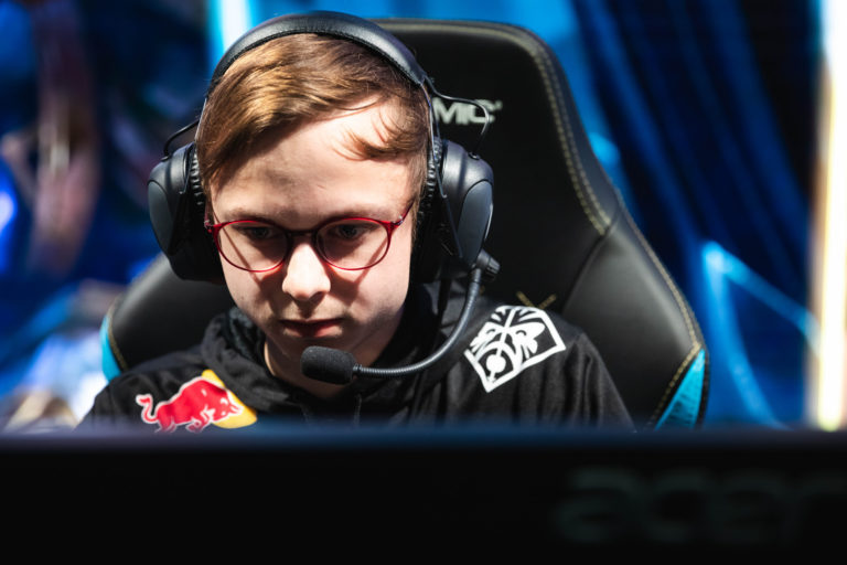 Retour à la maison de 4 ans: C9 confirme la composition de la Ligue avec Jensen rejoignant, Zven échangeant les rôles 2 Retour à la maison de 4 ans: C9 confirme la composition de la Ligue avec Jensen rejoignant, Zven échangeant les rôles - 1