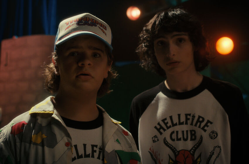 Combien de temps faut-il pour regarder ? 3 DES CHOSES PLUS ÉTRANGÈRES. (L à R) Gaten Matarazzo comme Dustin Henderson et Finn Wolfhard comme Mike Wheeler dans STRANGER THINGS. Cr. Avec l'aimable autorisation de Netflix © 2022