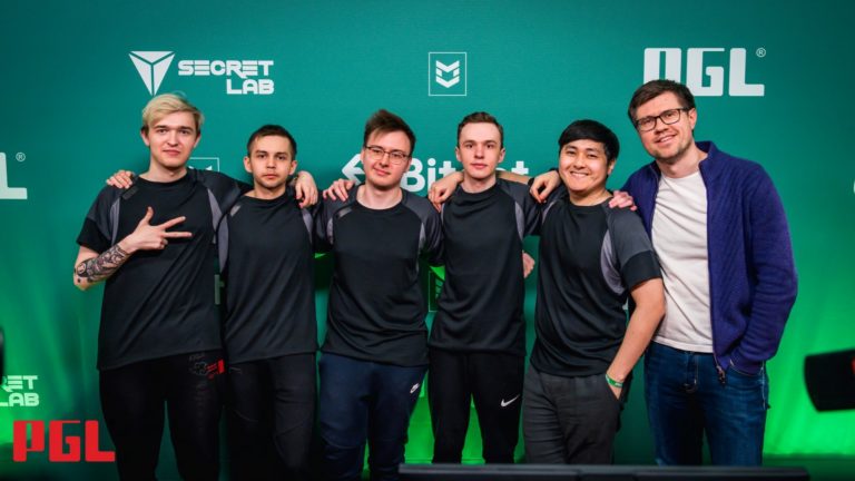 Un gribouillis inoffensif ou un symbole de guerre ? : les fans de CS:GO appellent les autocollants des joueurs C9 pour avoir éventuellement soutenu l'invasion russe de l'Ukraine 2 Un gribouillis inoffensif ou un symbole de guerre ? : les fans de CS:GO appellent les autocollants des joueurs C9 pour avoir éventuellement soutenu l'invasion russe de l'Ukraine - 1