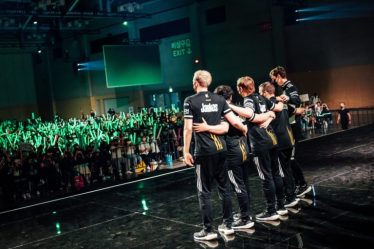 G2 a enregistré en moyenne près de 20 éliminations par match, 9 000 médailles d'or au cours d'une séquence de victoires historiques de 24 matchs - 6