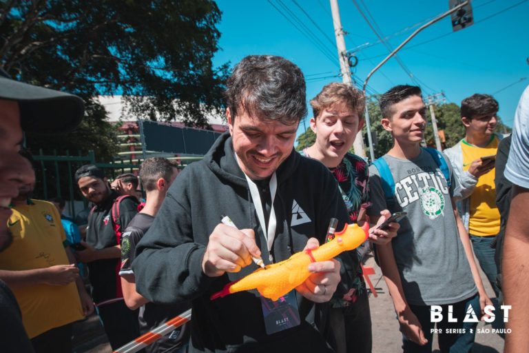 La diffusion de Gaules aide PGL Antwerp Major à franchir une nouvelle étape en matière d'audience 2 La diffusion de Gaules aide PGL Antwerp Major à franchir une nouvelle étape en matière d'audience - 1