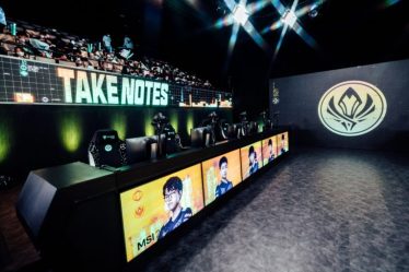 RNG sélectionne Evil Geniuses comme adversaire de la phase à élimination directe du MSI, G2 pour affronter T1 - 9