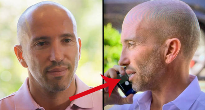 Vendre Sunset : Jason Oppenheim fait un faux appel téléphonique et les fans hurlent 3 Les fans de Selling Sunset voient Jason Oppenheim faire un faux appel téléphonique.