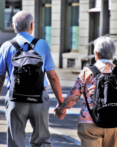 Des escrocs se font passer pour des retraités pour leur assurance vie - 1