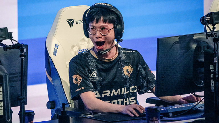 Sources: Violet quitte Golden Guardians, rejoindra Peace - 1