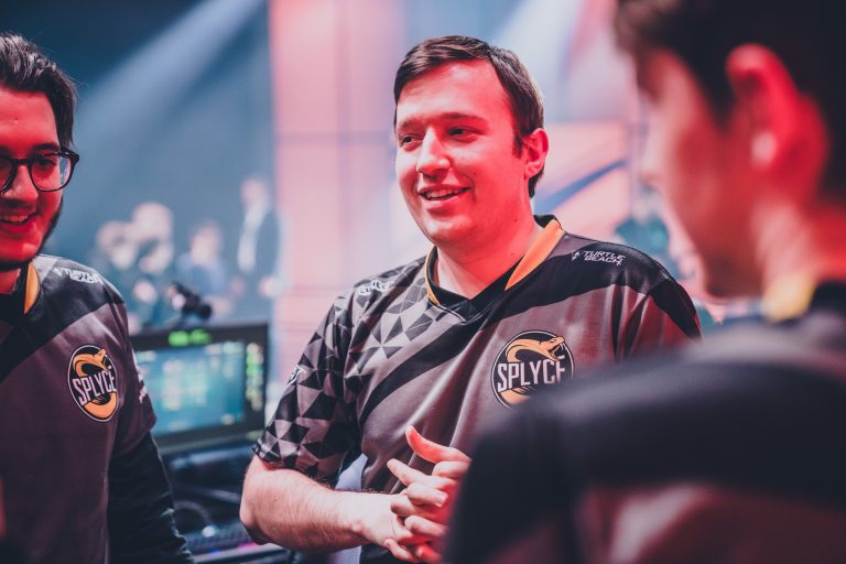 Un vétéran revient: Vizicsacsi rejoint Astralis en tant que top laner partant pour le Summer Split 2022 du LEC 2 Un vétéran revient: Vizicsacsi rejoint Astralis en tant que top laner partant pour le Summer Split 2022 du LEC - 1