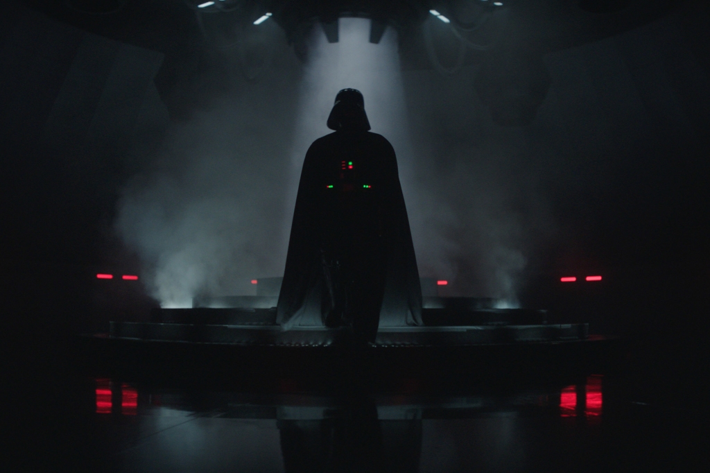 Hayden Christensen dépeint physiquement le Seigneur Sith dans Disney's "Kénobi" tandis que Jones fournit la voix emblématique. 