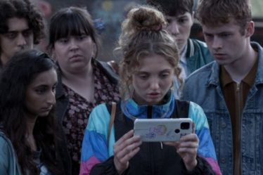 Un premier aperçu de la prochaine série d'horreur pour adolescents "Red Rose" de Netflix - 12