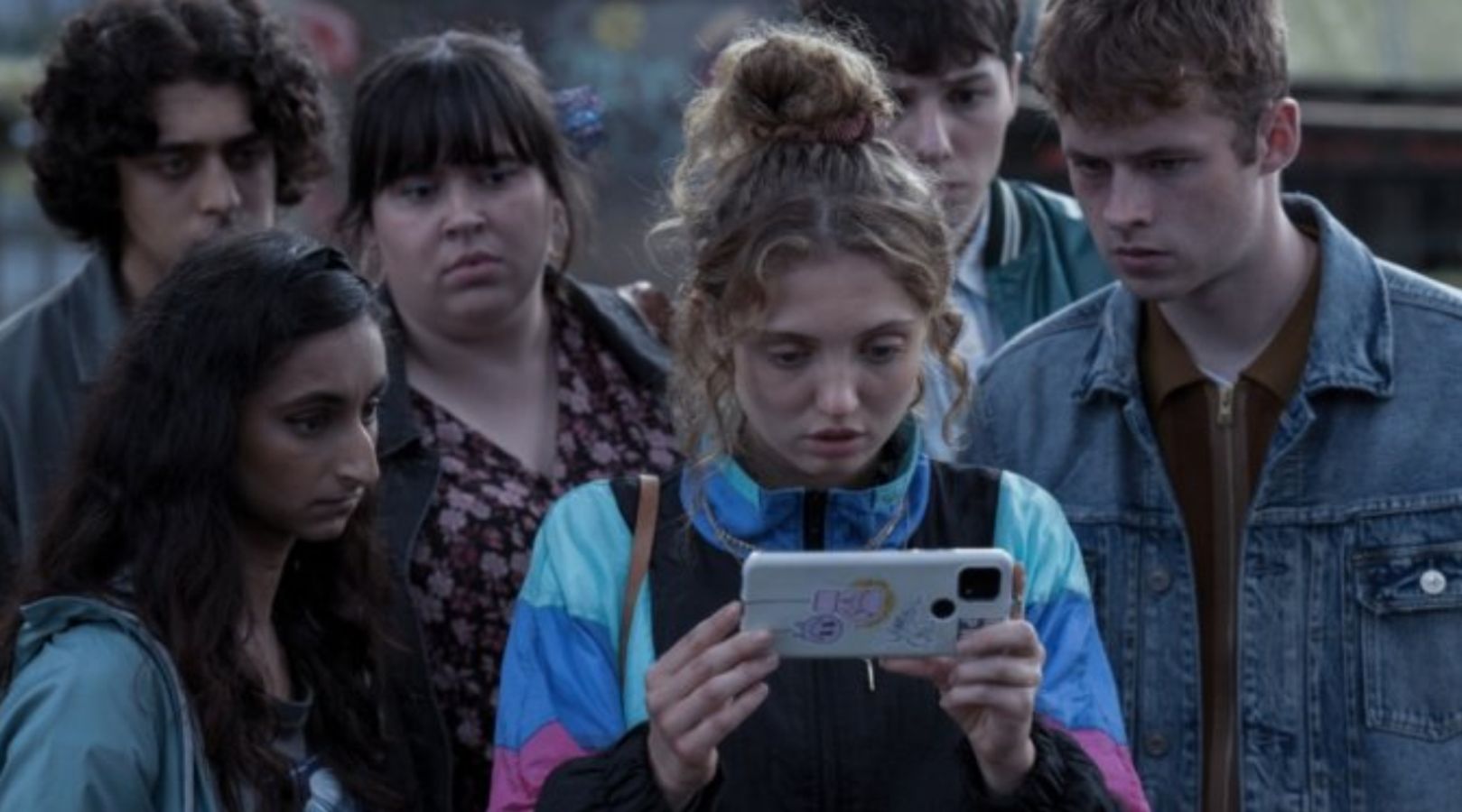 Un premier aperçu de la prochaine série d'horreur pour adolescents "Red Rose" de Netflix 2 Un premier aperçu de la prochaine série d'horreur pour adolescents "Red Rose" de Netflix - 1