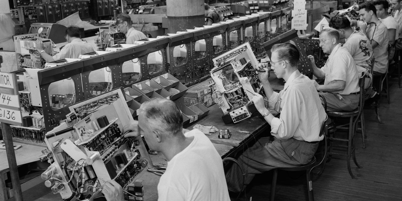 "Comme quelque chose des années 1950." Le PDG du géant australien de la technologie, Musk, échange des coups sur l'interdiction du travail à distance. 2 "Comme quelque chose des années 1950." Le PDG du géant australien de la technologie, Musk, échange des coups sur l'interdiction du travail à distance. - 1