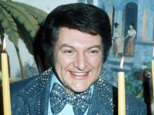 Valeur nette de Liberace 18 millions de dollars! Comment y est-il parvenu ? 7 Valeur nette de Liberace 18 millions de dollars! Comment y est-il parvenu ? - 6