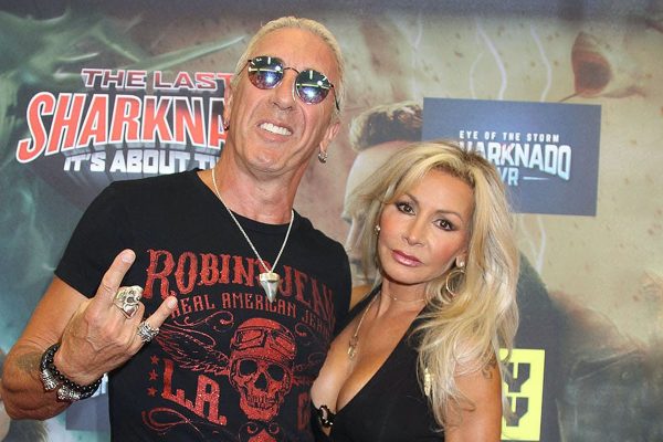 Quelle est la valeur nette de Dee Snider? Carrière, début de vie, revenus, etc. ! 8 Quelle est la valeur nette de Dee Snider? Carrière, début de vie, revenus, etc. ! - 7