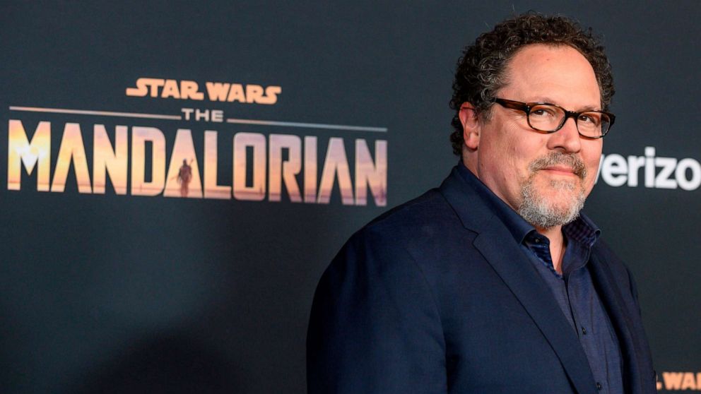 Solo: un scénariste de Star Wars laisse entendre que la suite de Jon Favreau se concentrera sur Qi'ra 7 Jon Favreau - Solo: A Star Wars Story Writer laisse entendre que la suite de Jon Favreau se concentrera sur Qi'ra