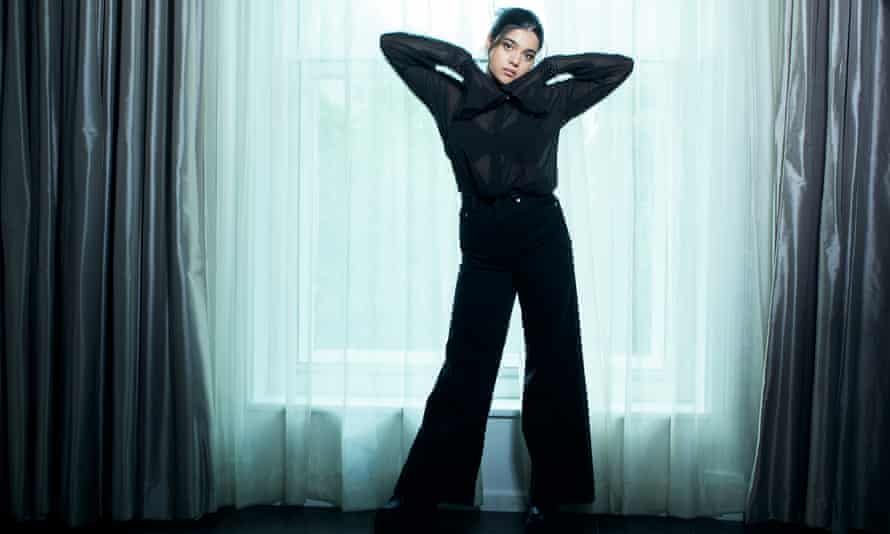 "Ce spectacle est tellement monumental!" Iman Vellani sur le rôle du premier super-héros musulman de Marvel | Télévision 4 Iman Vellani, photographiée au Corinthia Hotel, Londres