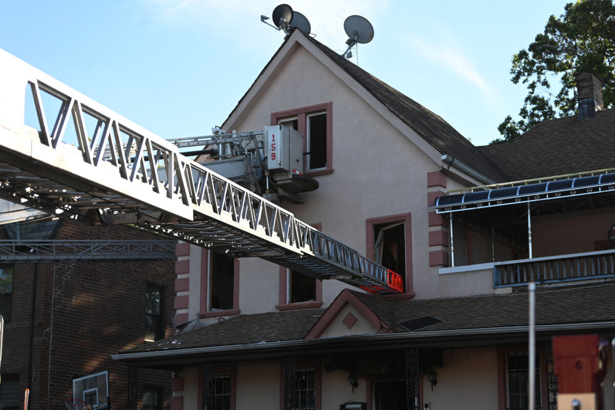 Un pompier en congé apporte une aide héroïque à la lutte contre l'incendie de Brooklyn - 1