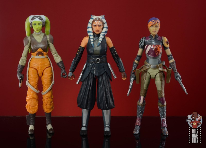 Revue de Star Wars Black Series Ahsoka Tano (Le Mandalorien) 10 star wars the black series revue mandalorian ahsoka - échelle avec hera et sabine