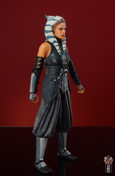 star wars the black series mandalorian ahsoka review - côté droit