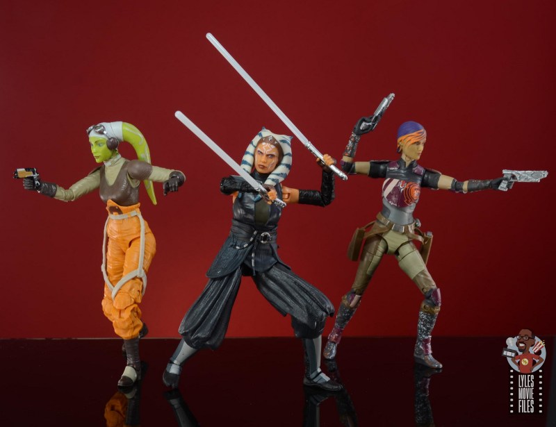 Revue de Star Wars Black Series Ahsoka Tano (Le Mandalorien) 15 star wars the black series revue mandalorian ahsoka – en action avec hera et sabine