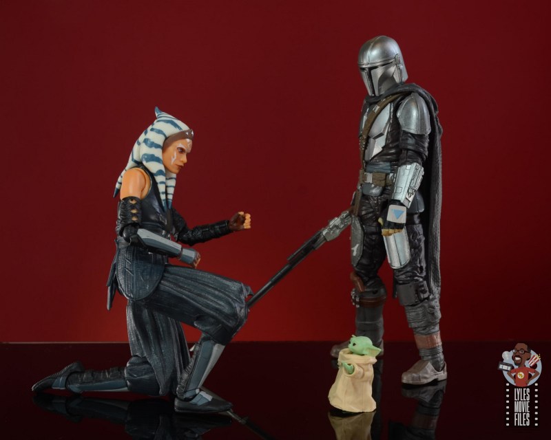 Revue de Star Wars Black Series Ahsoka Tano (Le Mandalorien) 21 star wars the black series critique ahsoka mandalorien - salutation grogu