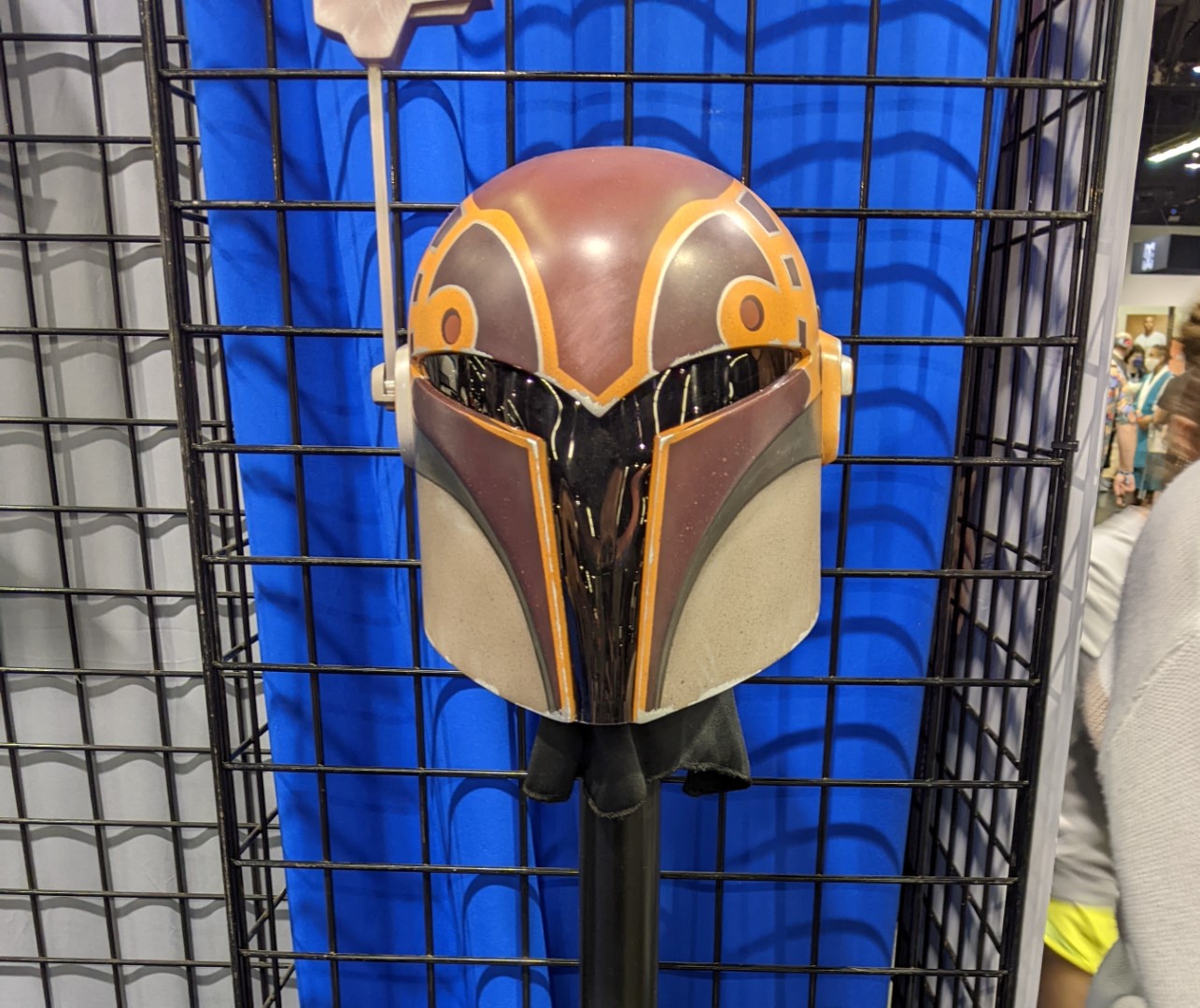 Le casque Star Wars Rebels Sabine Wren est maintenant disponible en précommande 10 Le casque Star Wars Rebels Sabine Wren est maintenant disponible en précommande - 9