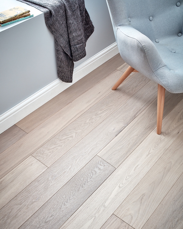 Comment styliser un sol gris dans votre maison
