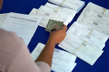 Les demandes de chômage aux États-Unis bondissent de 27 000 pour atteindre un sommet de cinq mois de 229 000 - 9
