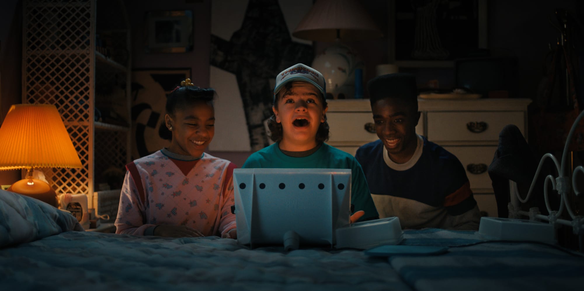 Obtenez l'édition spéciale du jouet Lite-Brite utilisé dans Stranger Things saison 4 2 Obtenez l'édition spéciale du jouet Lite-Brite utilisé dans Stranger Things saison 4 - 1