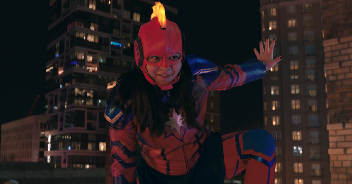 Mme Marvel a réinventé les pouvoirs de Kamala Khan pour renforcer ses liens avec le MCU 2 Mme Marvel a réinventé les pouvoirs de Kamala Khan pour renforcer ses liens avec le MCU - 1