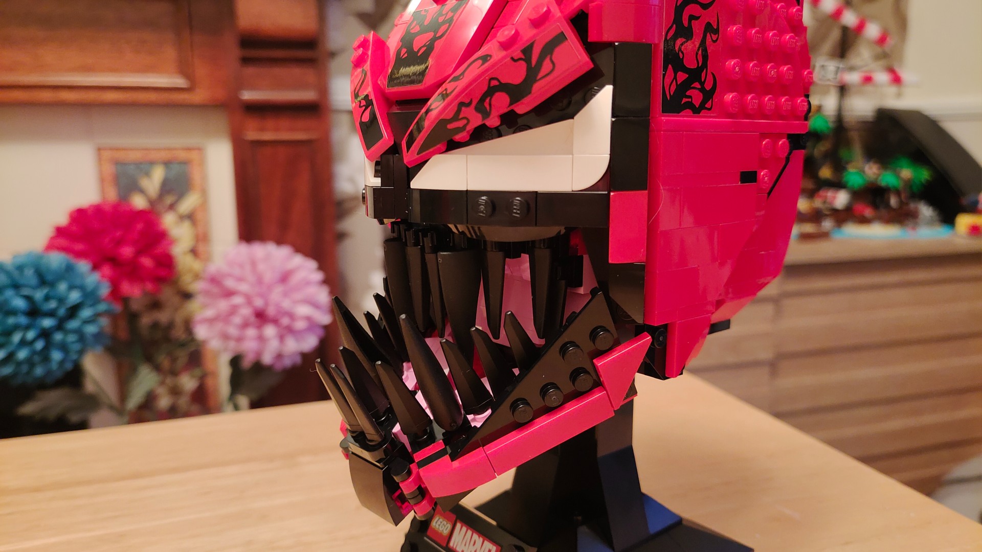 Revue Lego Marvel Carnage | Espace 4 Lego Marvel Carnage 76199_Mâchoire et dents en gros plan