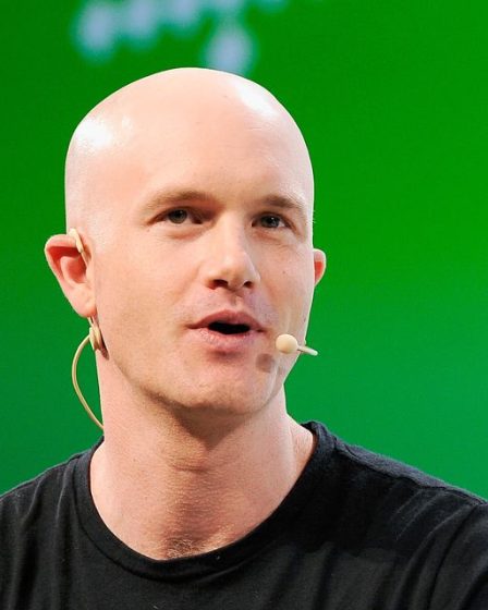 Le PDG de Coinbase dit aux travailleurs de démissionner s'ils ne croient pas aux meilleurs dirigeants, après une pétition pour des changements de direction 56 Le PDG de Coinbase dit aux travailleurs de démissionner s'ils ne croient pas aux meilleurs dirigeants, après une pétition pour des changements de direction - 55
