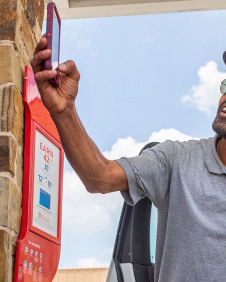 Le prix national moyen de l'essence a atteint 5 dollars le gallon et "les prix pourraient encore augmenter", déclare Gas Buddy 42 Le prix national moyen de l'essence a atteint 5 dollars le gallon et "les prix pourraient encore augmenter", déclare Gas Buddy - 41