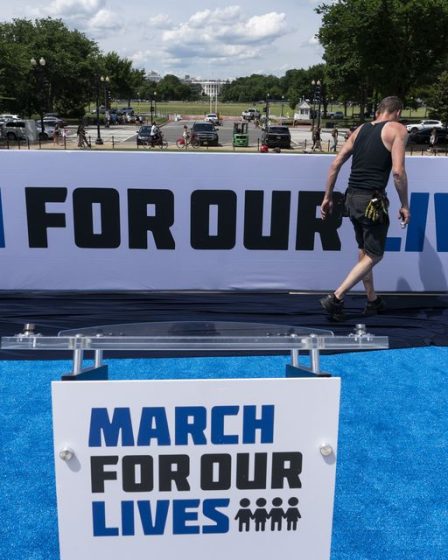 Des milliers de personnes se rassemblent pour la réforme des armes à feu après la recrudescence des fusillades de masse aux États-Unis 38 Des milliers de personnes se rassemblent pour la réforme des armes à feu après la recrudescence des fusillades de masse aux États-Unis - 37