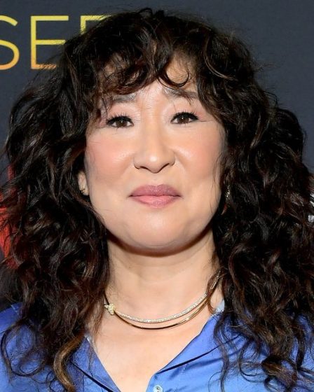 Sandra Oh dit qu'elle est « tombée très malade » à cause de la renommée de Grey's Anatomy 105 Sandra Oh dit qu'elle est « tombée très malade » à cause de la renommée de Grey's Anatomy - 104